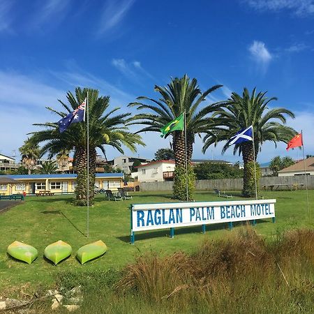 Raglan Palm Beach Motel Eksteriør bilde