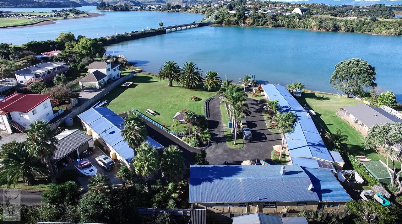 Raglan Palm Beach Motel Eksteriør bilde