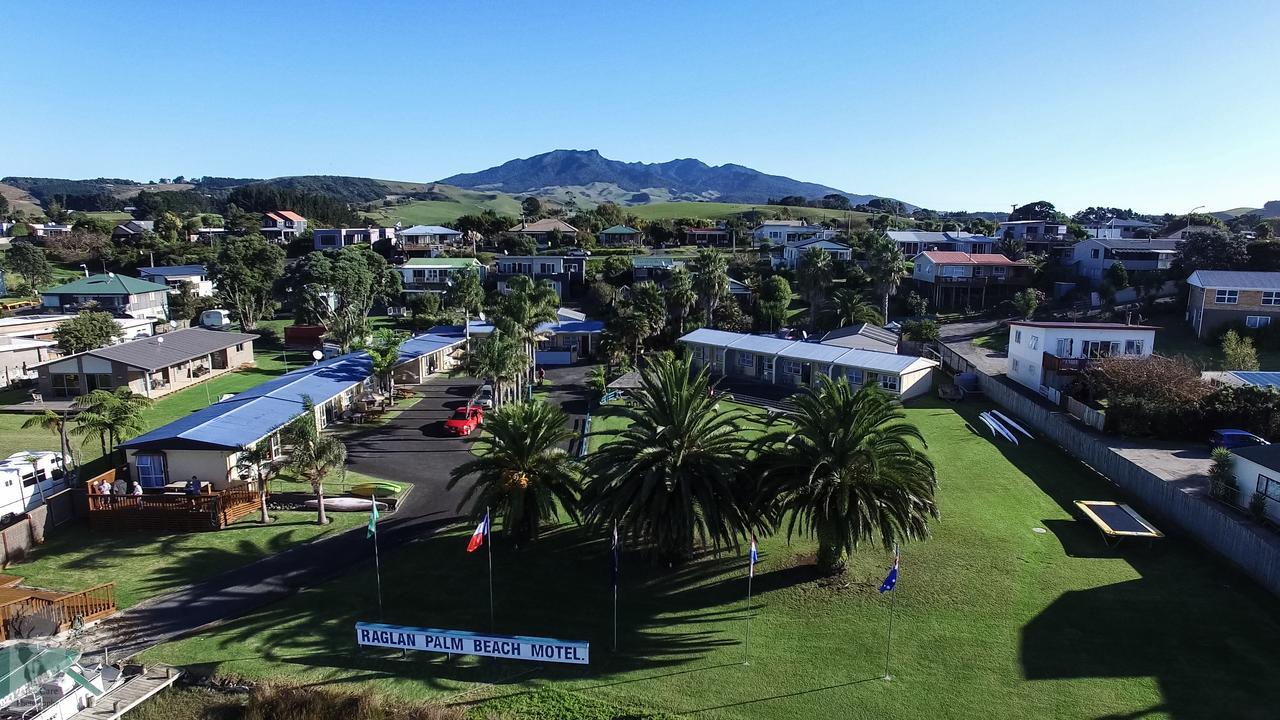 Raglan Palm Beach Motel Eksteriør bilde