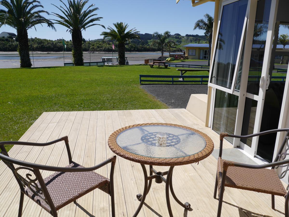 Raglan Palm Beach Motel Eksteriør bilde