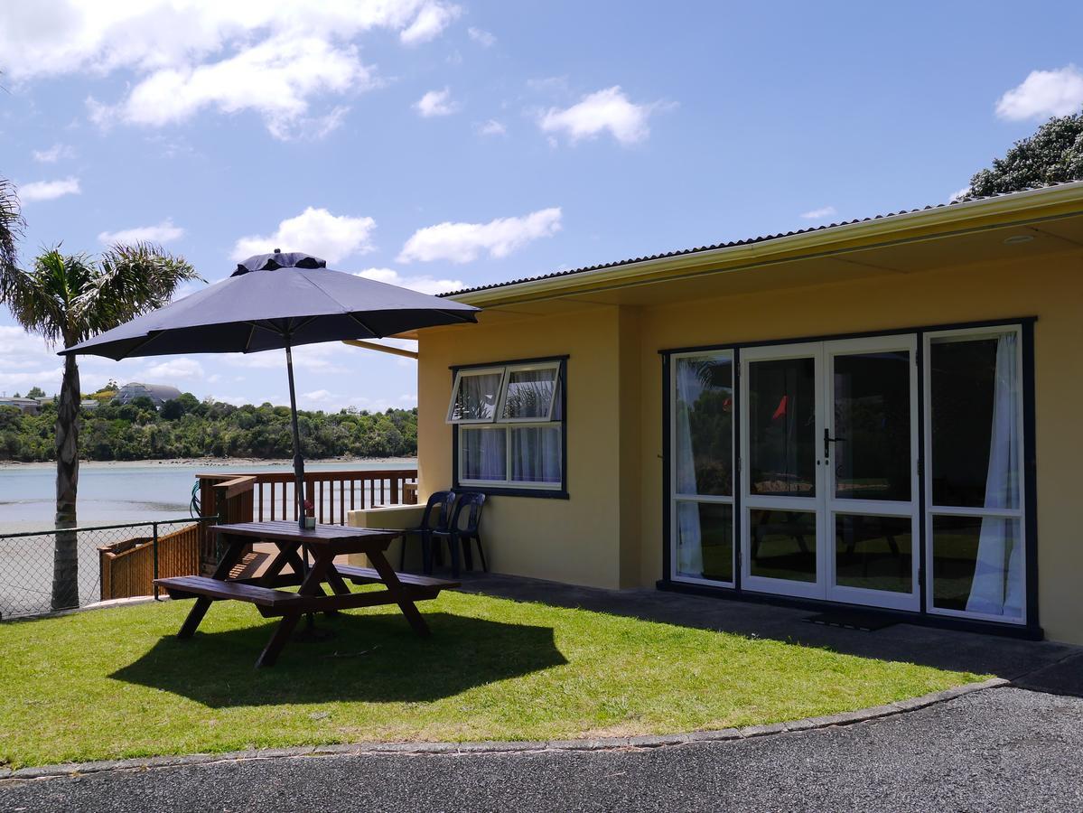 Raglan Palm Beach Motel Eksteriør bilde