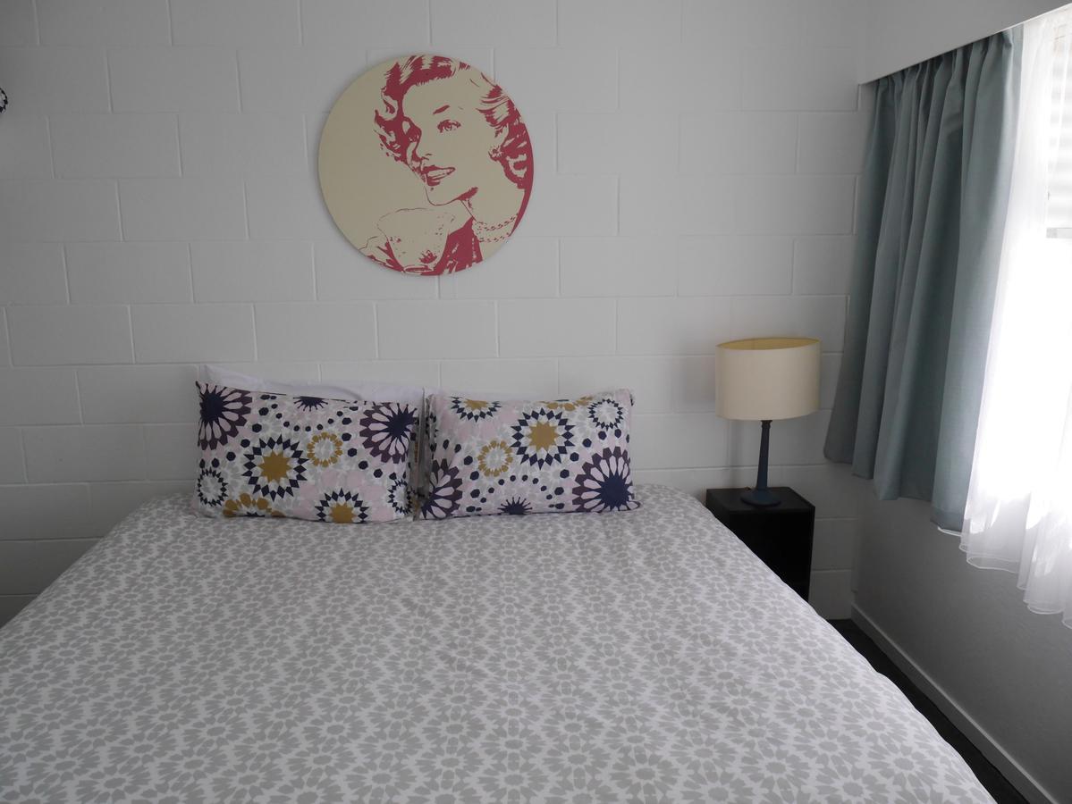 Raglan Palm Beach Motel Eksteriør bilde
