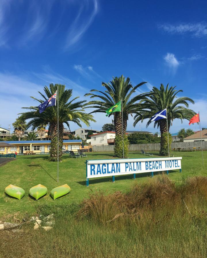 Raglan Palm Beach Motel Eksteriør bilde