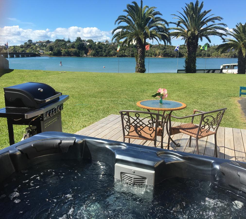 Raglan Palm Beach Motel Eksteriør bilde