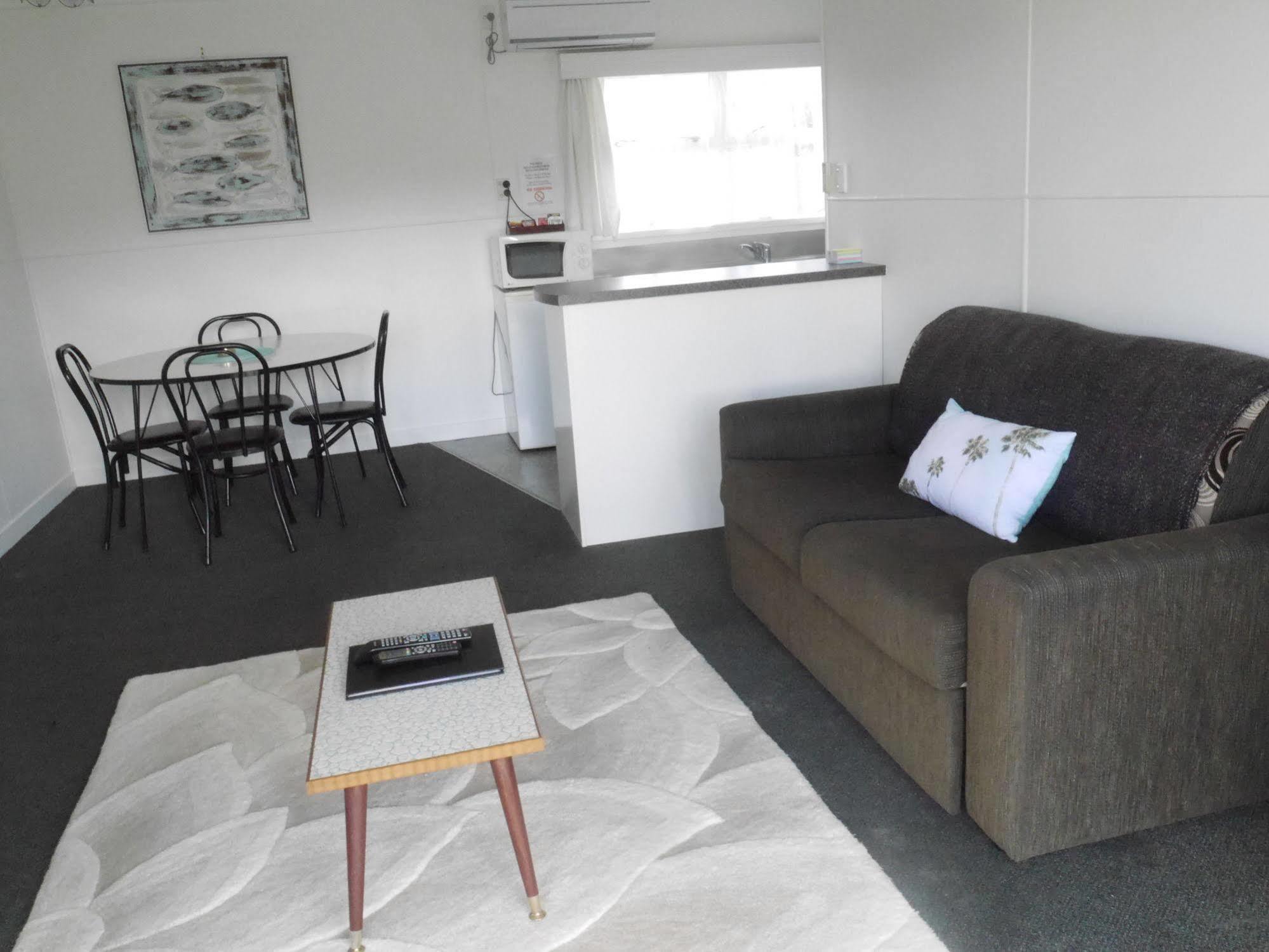Raglan Palm Beach Motel Eksteriør bilde