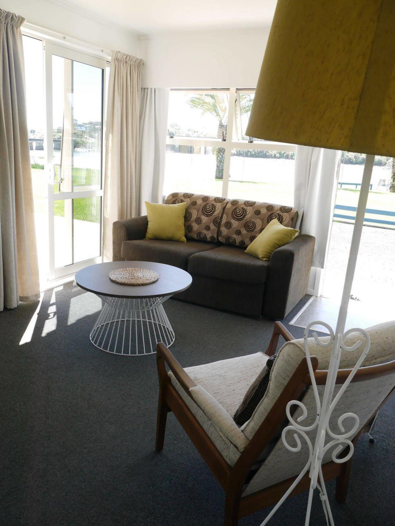 Raglan Palm Beach Motel Eksteriør bilde