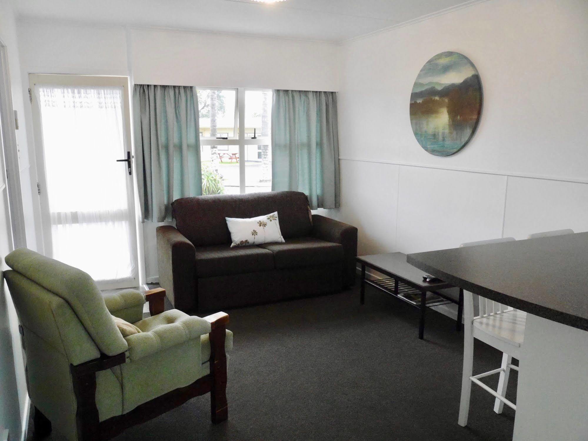 Raglan Palm Beach Motel Eksteriør bilde