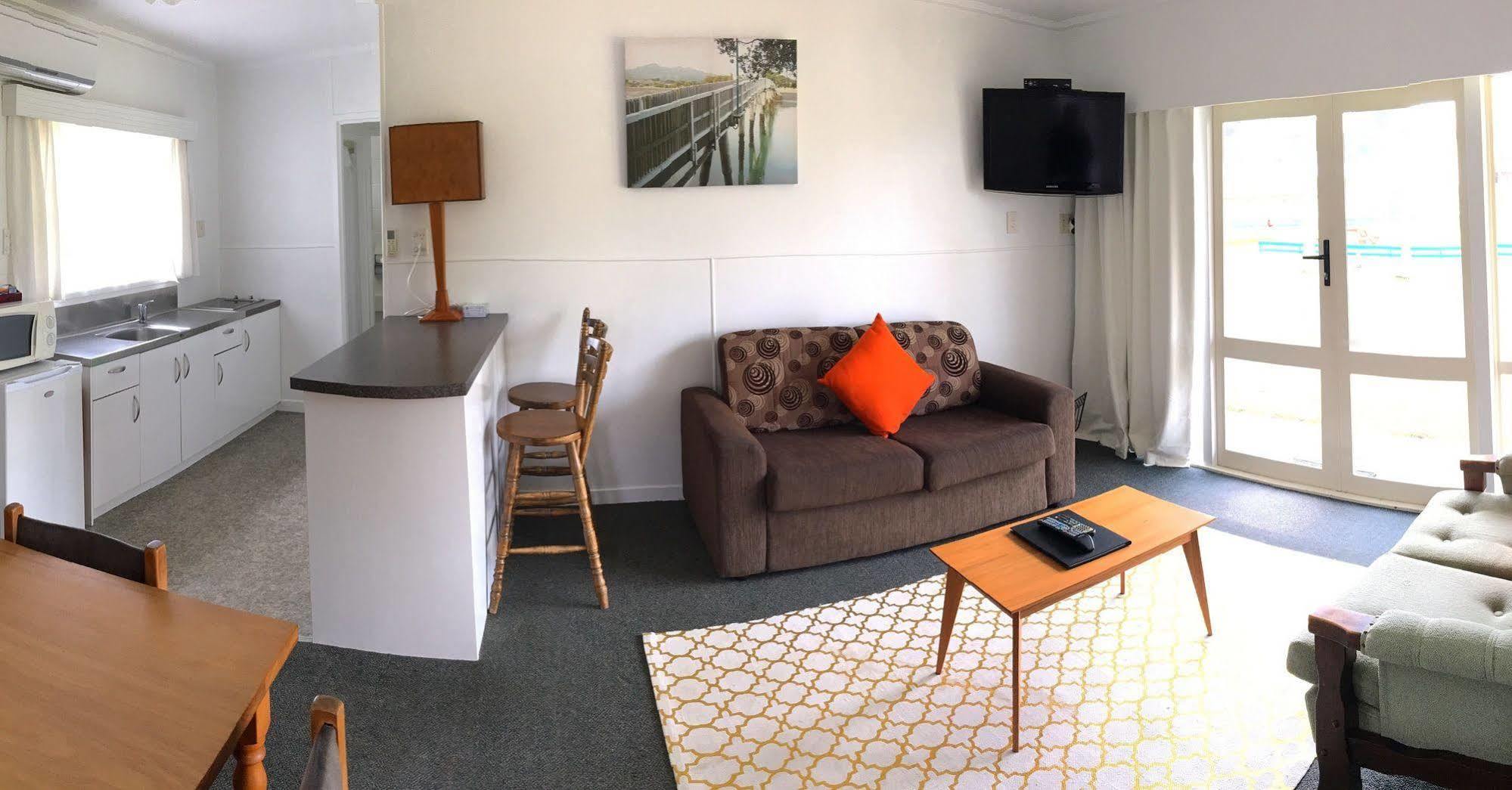 Raglan Palm Beach Motel Eksteriør bilde