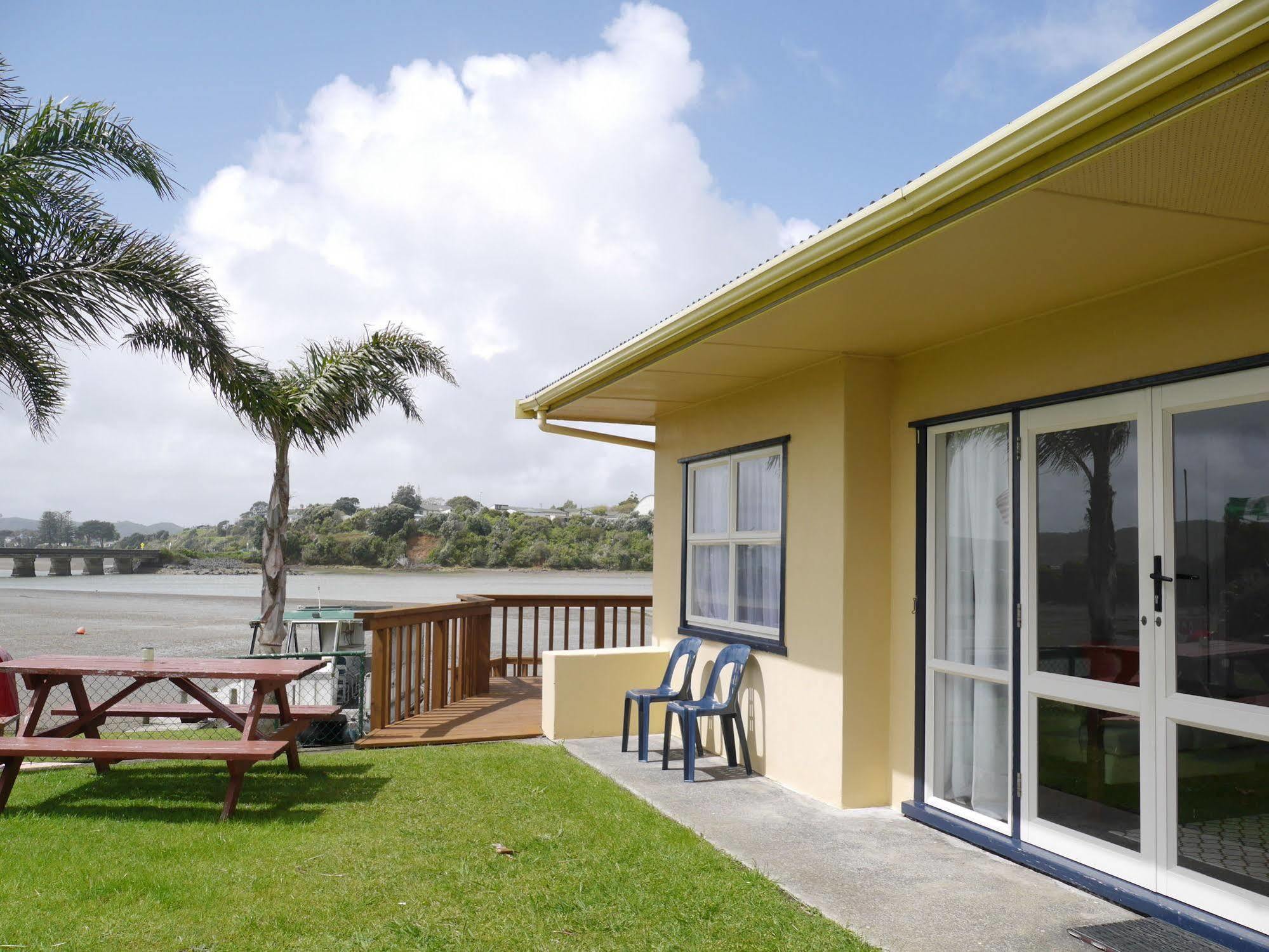 Raglan Palm Beach Motel Eksteriør bilde