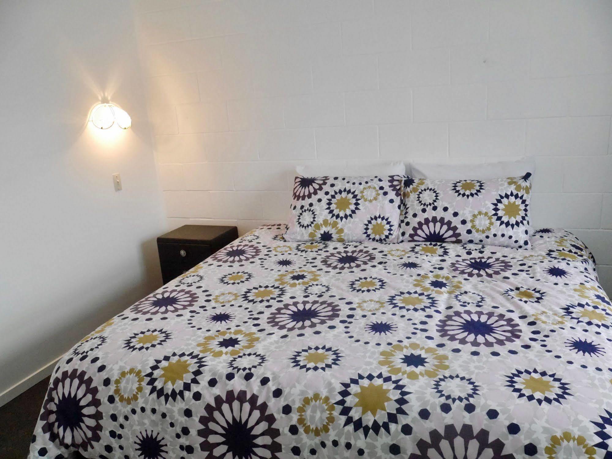 Raglan Palm Beach Motel Eksteriør bilde