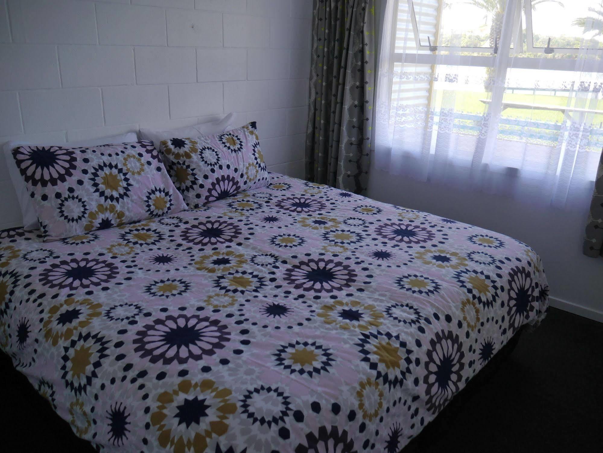 Raglan Palm Beach Motel Eksteriør bilde