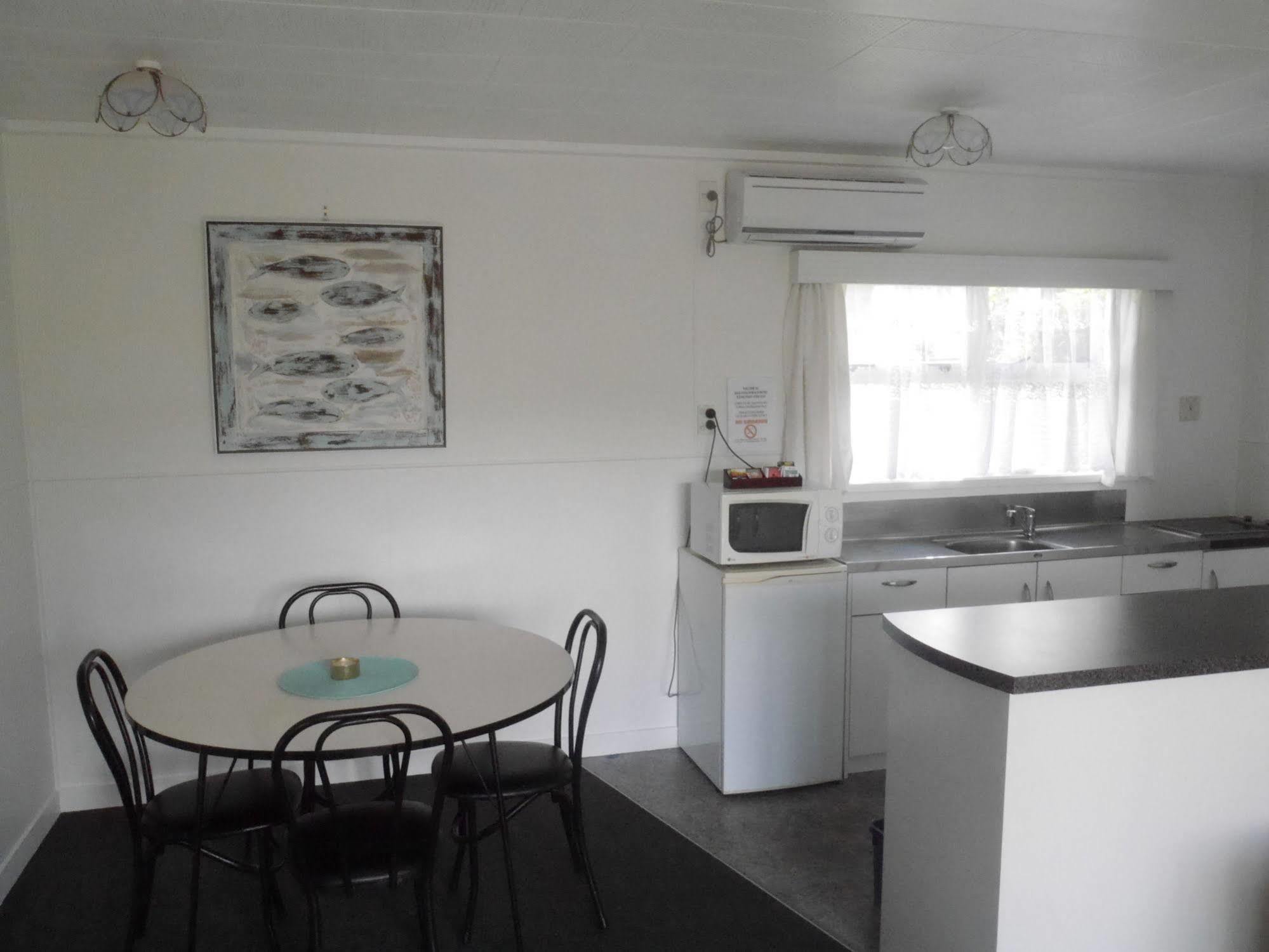 Raglan Palm Beach Motel Eksteriør bilde