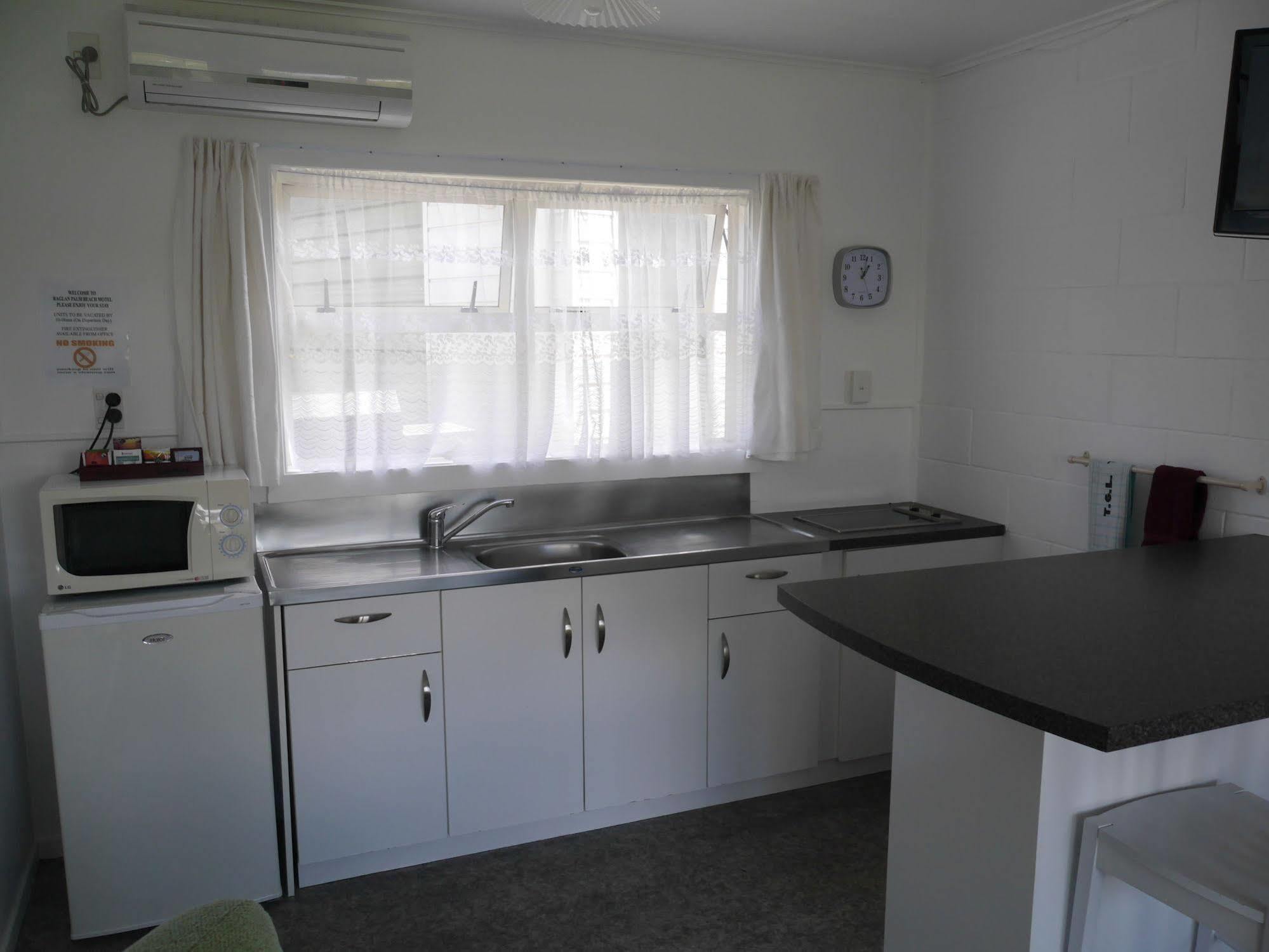 Raglan Palm Beach Motel Eksteriør bilde